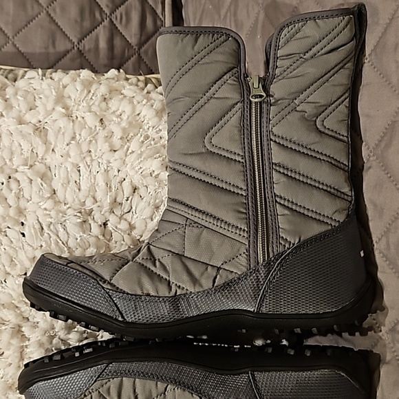 Columbia Boots - Picture 8 of 16